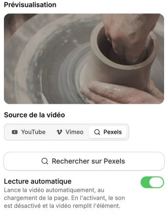 Une vidéo de poterie choisie sur Pexels avec la lecture automatique activée.